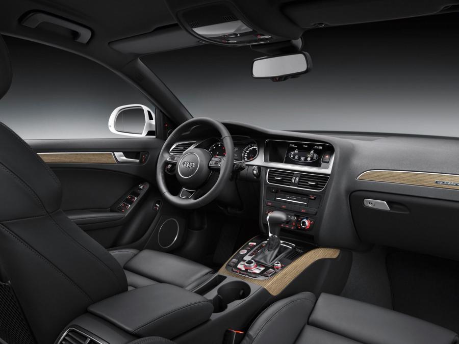 Интерьер Audi A4 Allroad 3.0 TDI Quattro (B8, 8K) 2012 года  (фото 6 из 12)